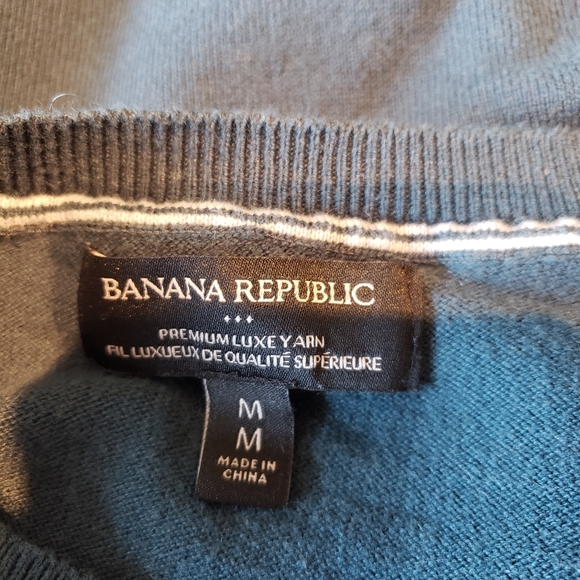 Banana Republic Ladies Sweater - Picture 2 of 2